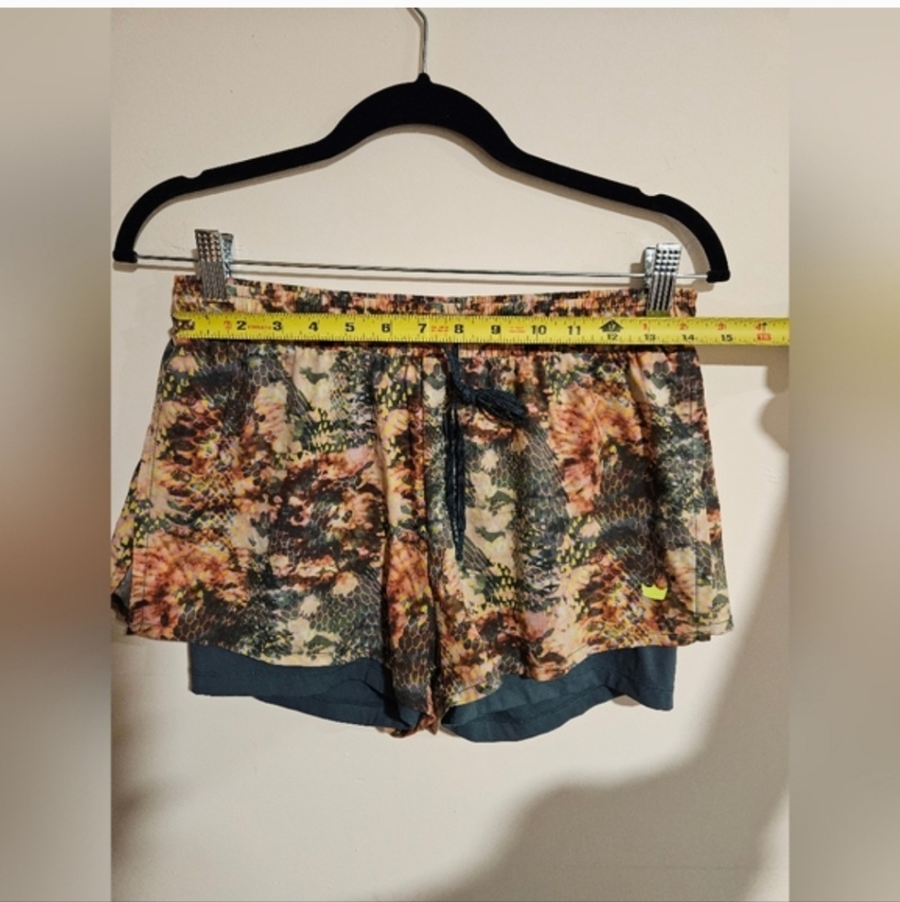 Shefit Running Shorts - Picture 2 of 5